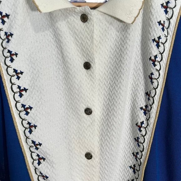 Vintage Koret 80s 90s Cottagecore Embroidered Blue and white collared sweater - Picture 4 of 13
